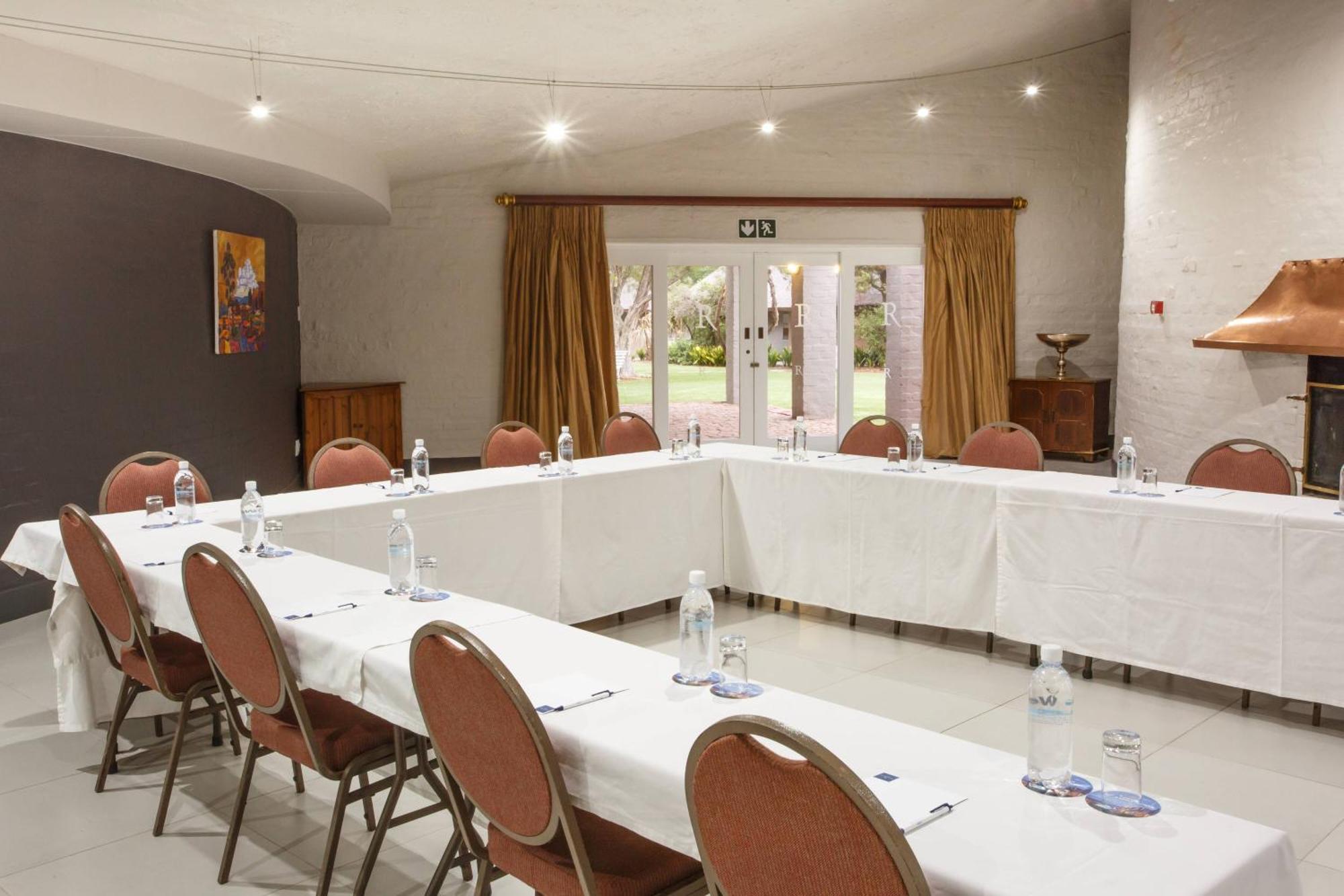 Protea Hotel By Marriott Oudtshoorn Riempie Estate Zewnętrze zdjęcie
